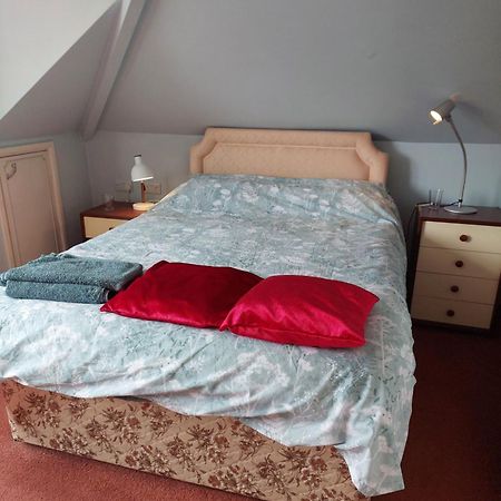 Double Room With Ensuite Shower Room In Quiet, Private House Worthing Exterior photo